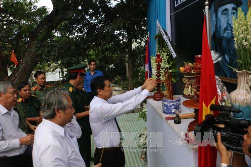 Người dân Bến Tre tưởng nhớ lãnh tụ Cuba Fidel Castro ảnh 1